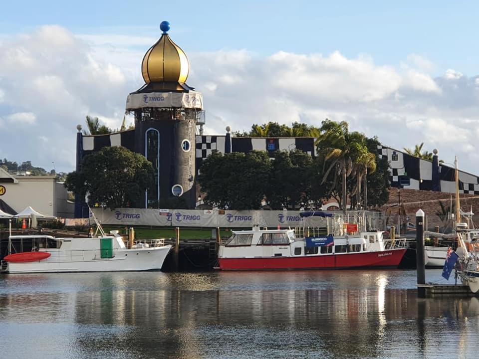 Апартаменты On The Water Boat House Фангареи Экстерьер фото