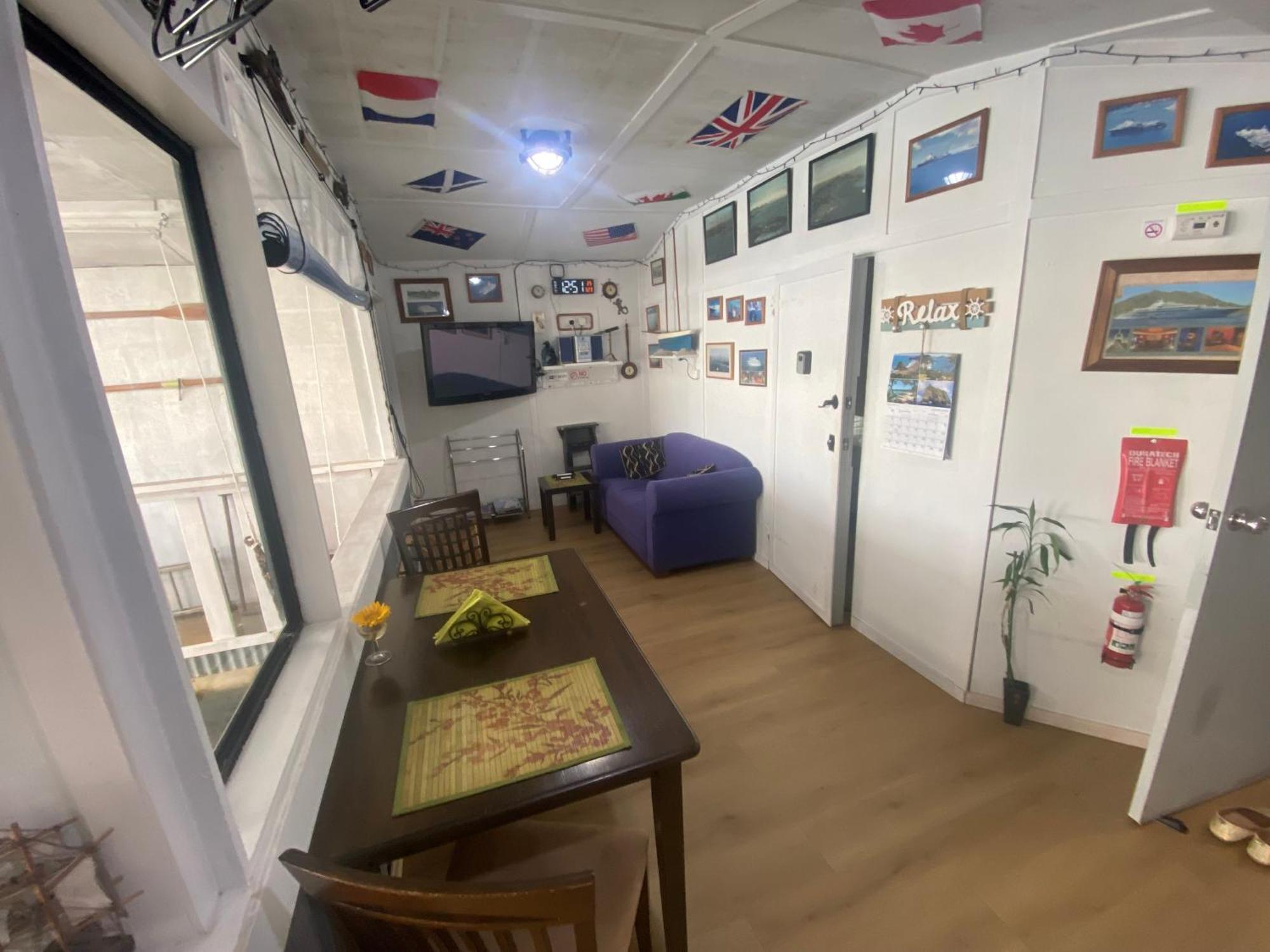 Апартаменты On The Water Boat House Фангареи Экстерьер фото